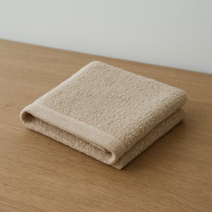 Toalla pequeña de manos beige, 30x50 cm.